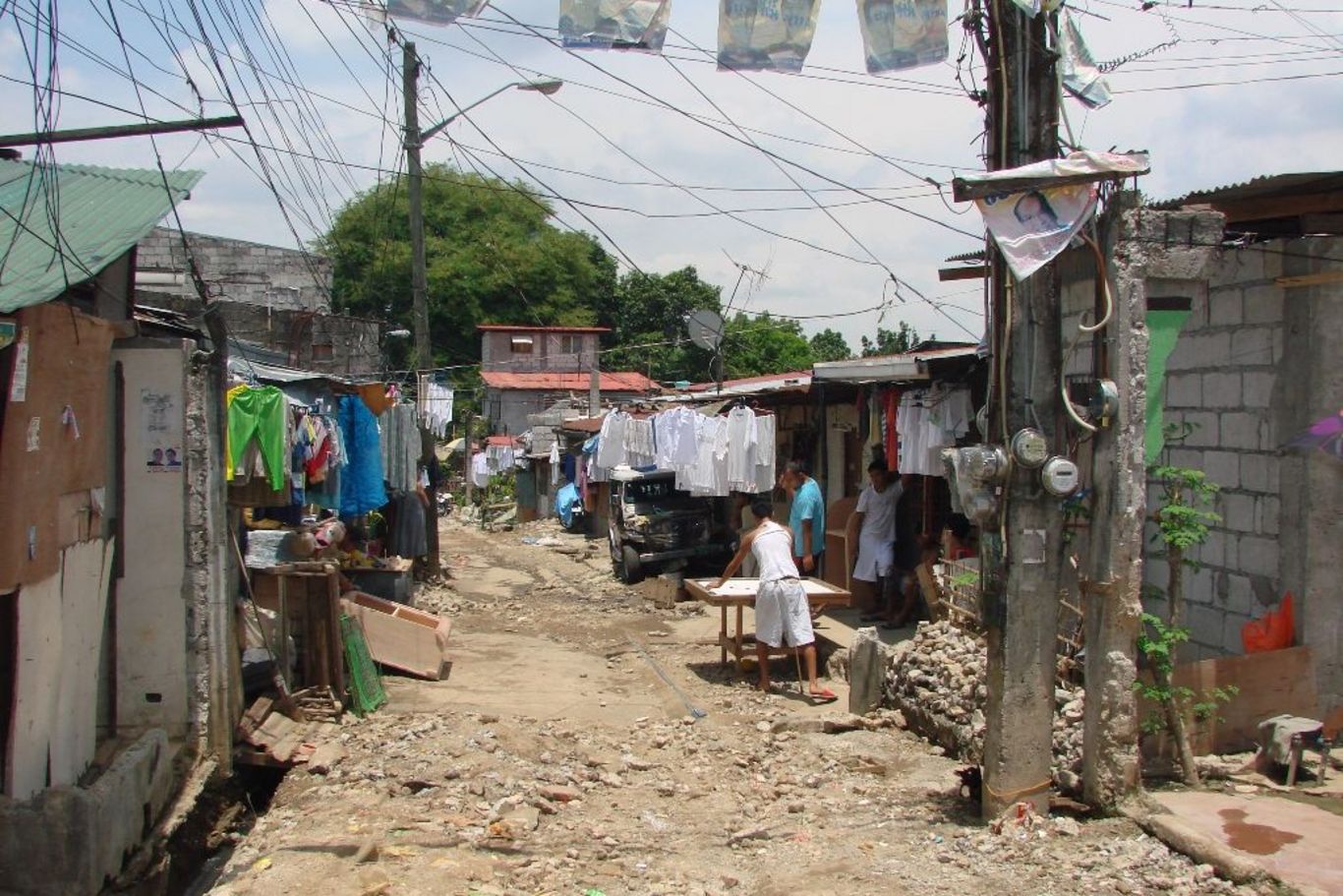 Eine steinige Gasse in Manila.